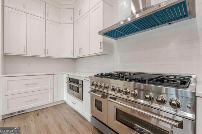 Building Photo - 2555 Chattahoochee Ln
