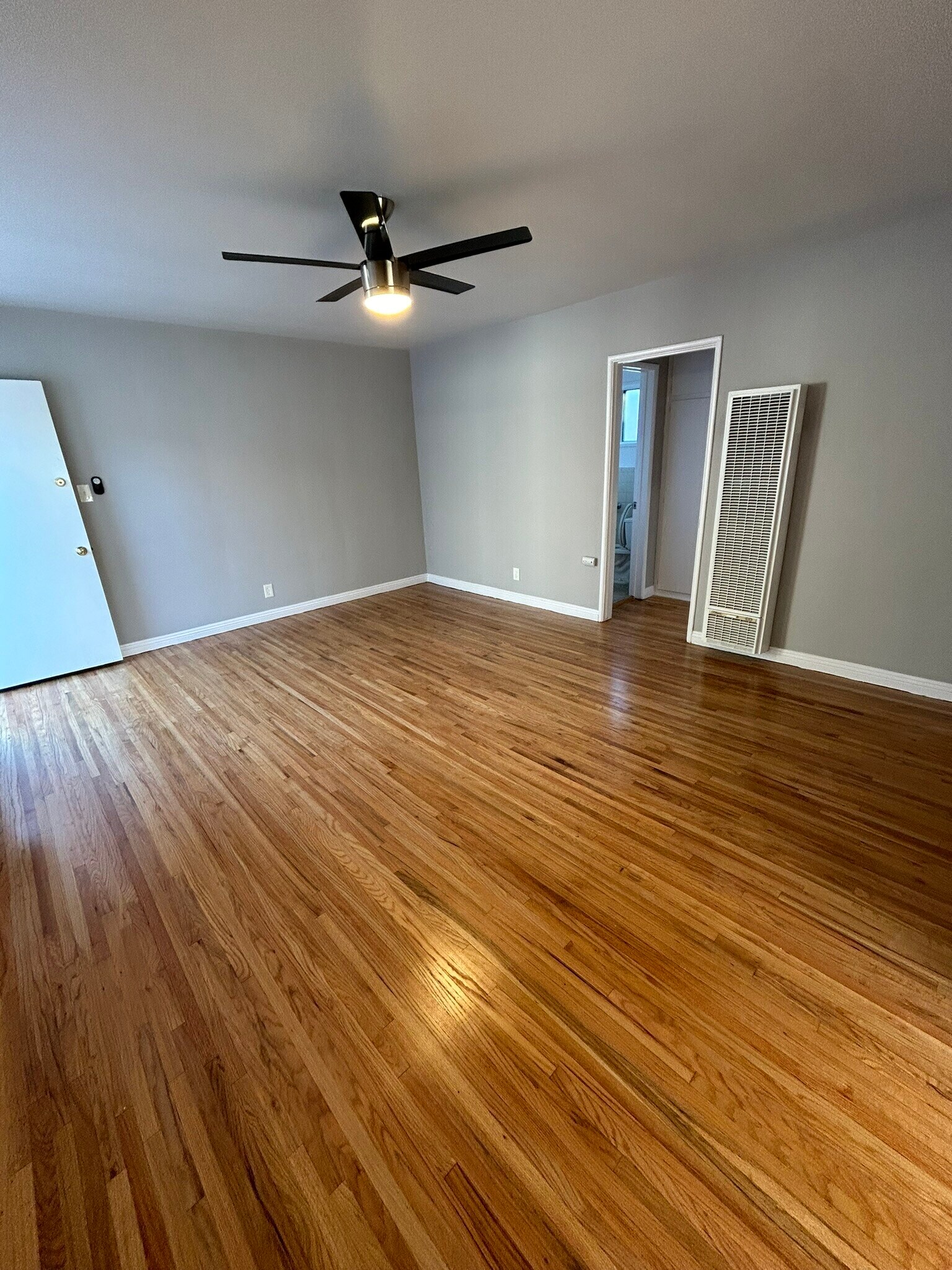 Building Photo - 1740 N Kingsley Dr