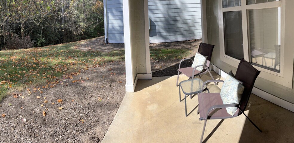 Building Photo - 1024 Cranbrook Dr