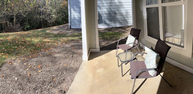 Building Photo - 1024 Cranbrook Dr