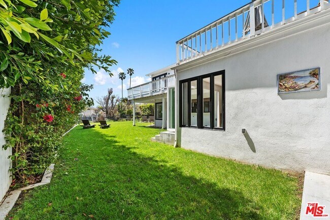 Building Photo - 400 Chautauqua Blvd