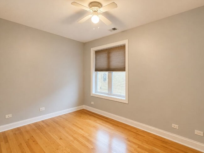 Building Photo - 4964 N Spaulding Ave