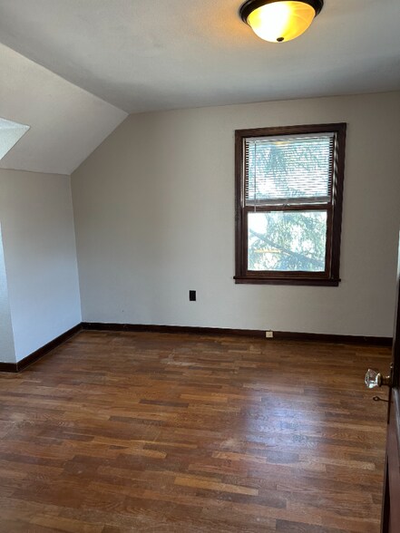 Building Photo - 803 23rd St S