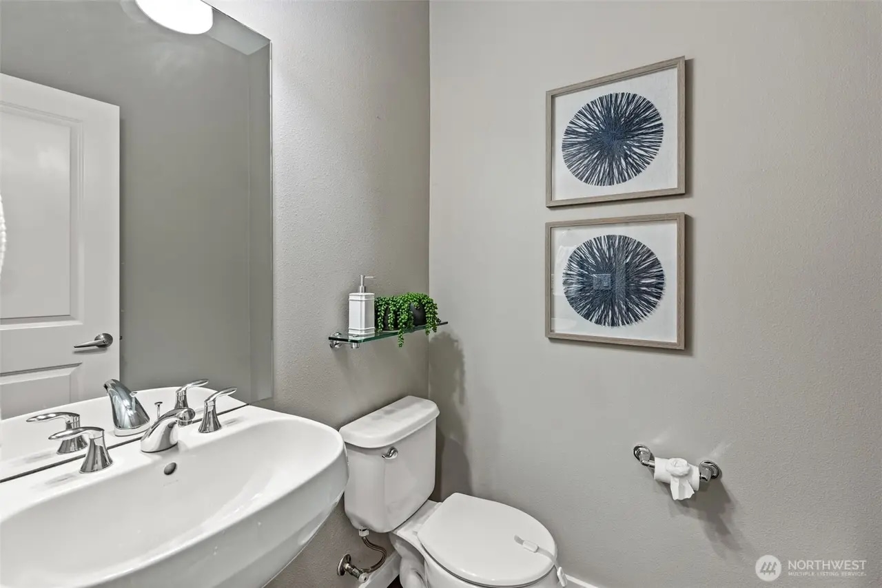 Building Photo - 12223 NE 109th Way