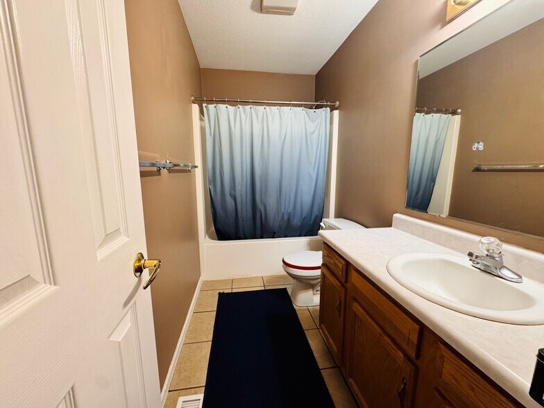 Building Photo - 7814 Rocky Glen Pl