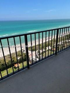 Building Photo - 2625 Collins Ave