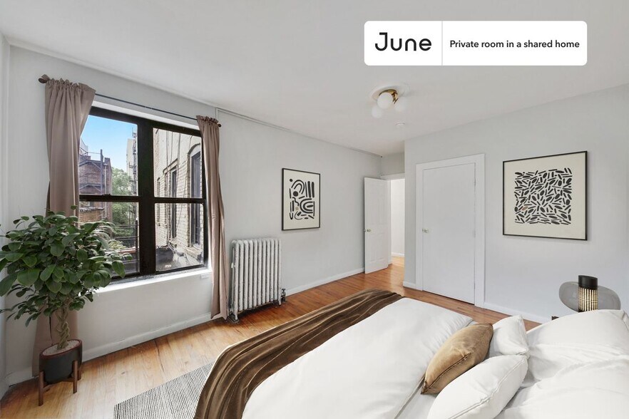 Primary Photo - Room in Shared 3 bed/1 bath home