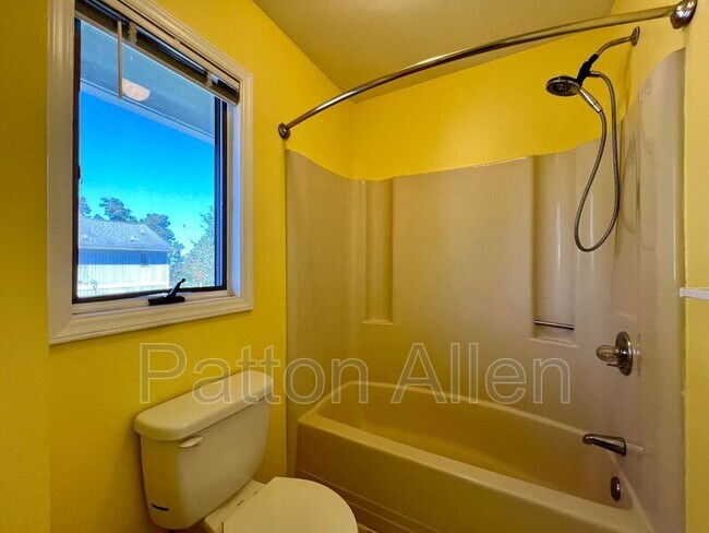 Building Photo - 494 Windswept Dr