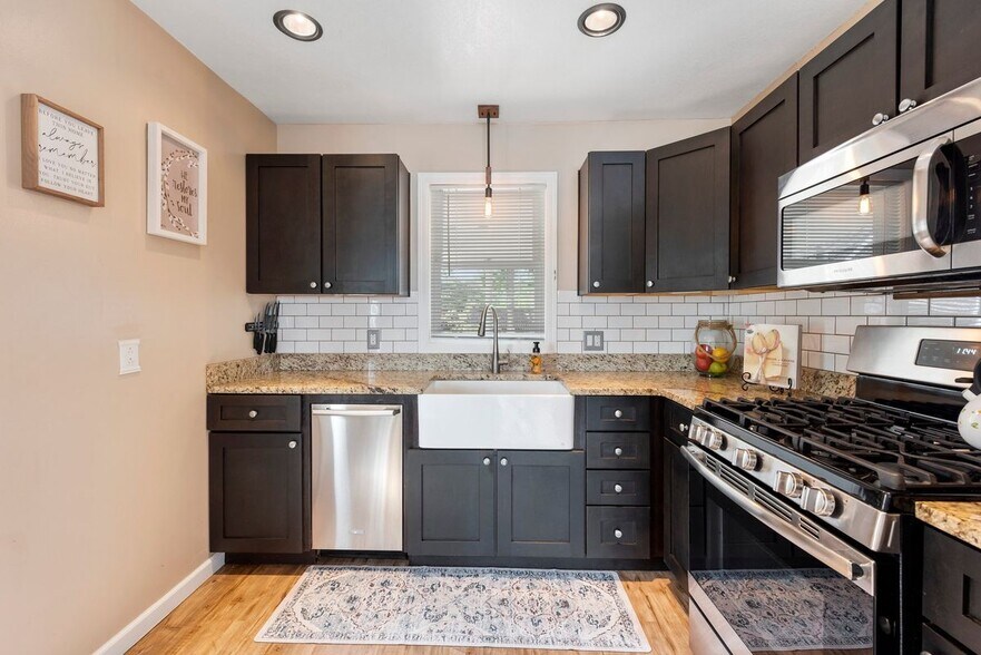 Building Photo - 26755 Fremont Dr