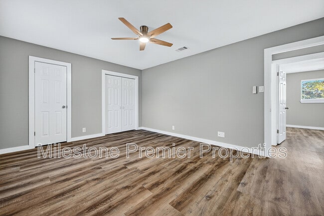 Building Photo - 3014 Jennifer Ave