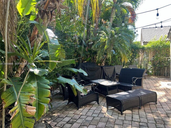 Building Photo - 1564 Sunset Way