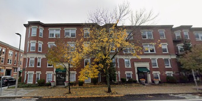 Building Photo - 518 Cambridge St