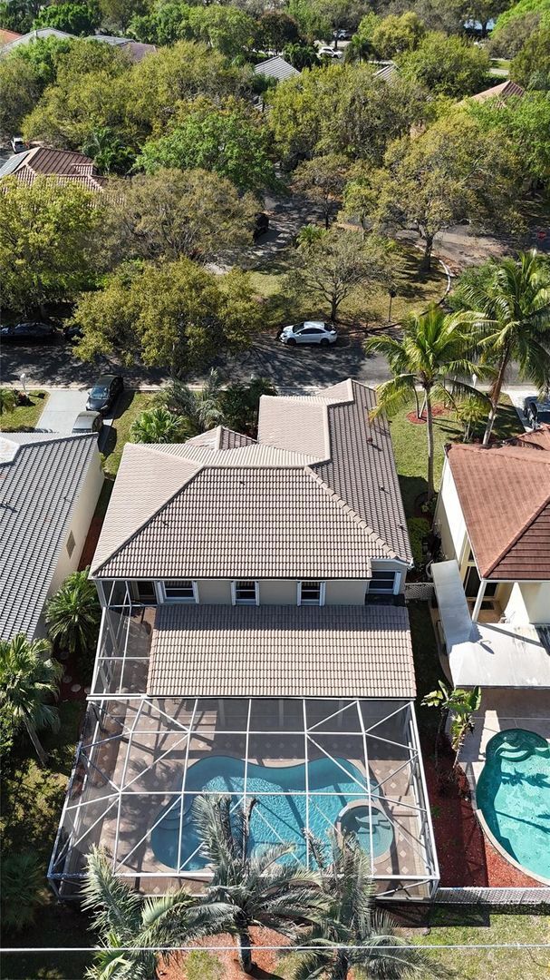 Building Photo - 6733 NW 81st Ct