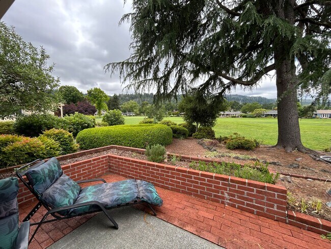Building Photo - 7588 Oak Leaf Dr
