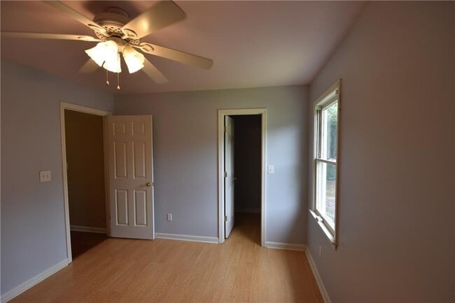 Building Photo - 629 Overhill Dr