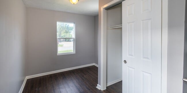 Building Photo - Renovated Home with Detached Garage & Quick Access to the Interstate