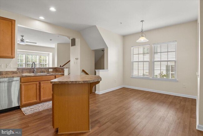 Building Photo - 8329 Autumn Crest Ln