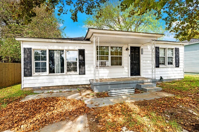 Building Photo - 1913 NW Baldwin Ave