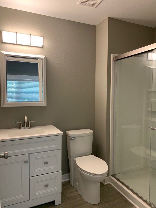 Bathroom - 400 E Twin Springs St