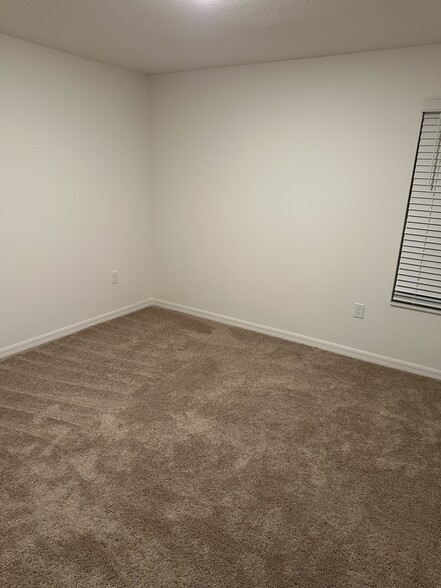 Building Photo - 631 Bay Leaf Dr