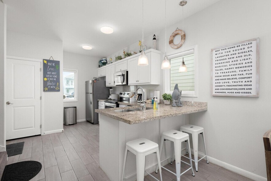 Building Photo - 106 Las Joyas Blvd