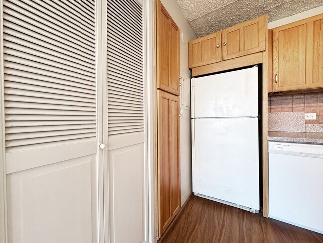 Building Photo - Cat Friendly Hawaii Kai Condo with Panoram...