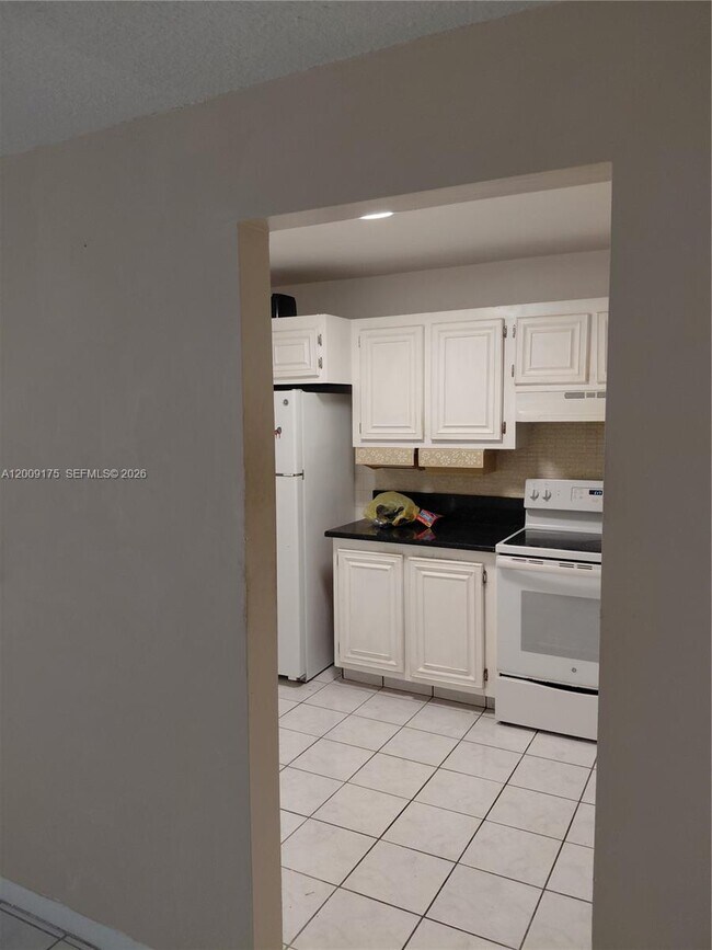 Building Photo - 4047 NW 16th St