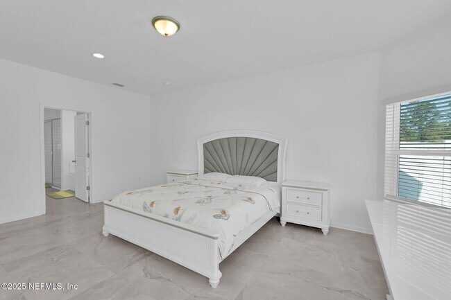 Building Photo - 147 Holly Forest Dr