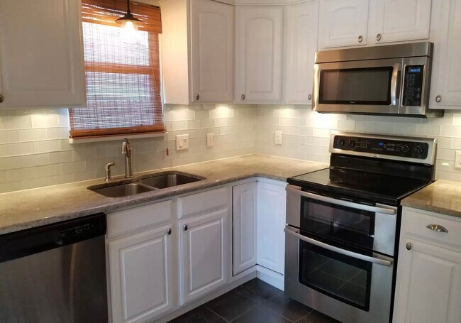 Building Photo - Available Now!!  2 bed 1 bath Near Downtown OKC