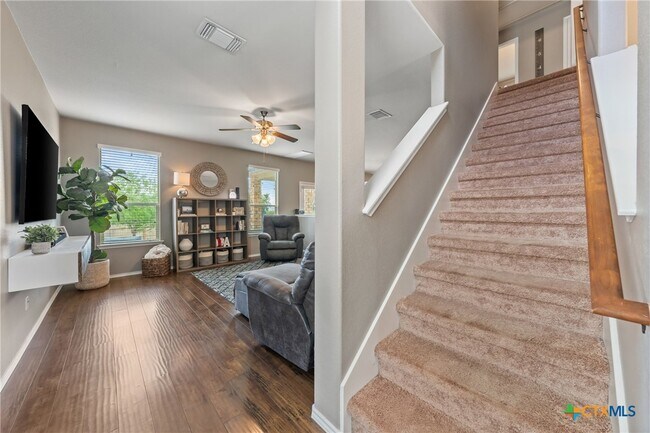 Building Photo - 5221 Cicero Dr
