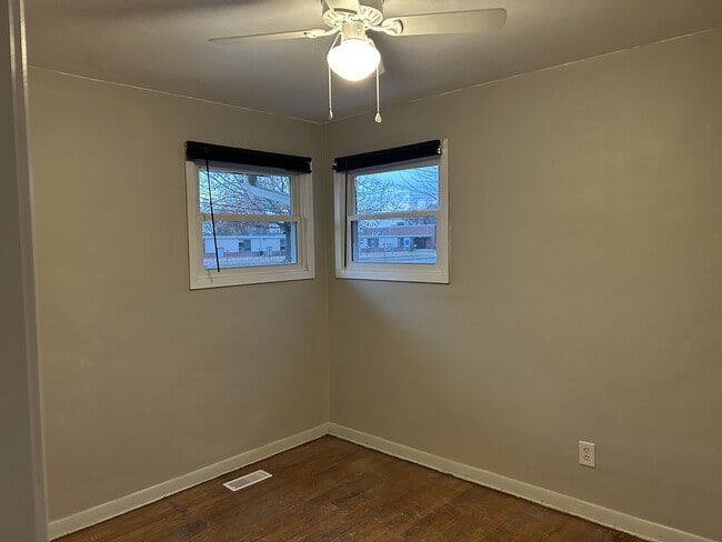 Building Photo - 612 Providence Rd