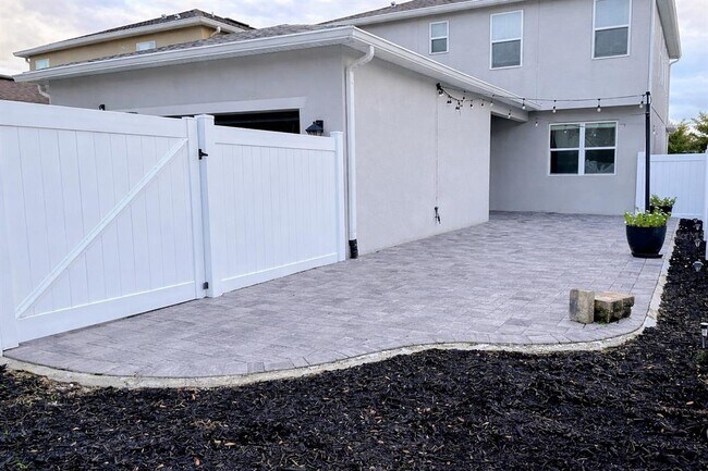 Building Photo - 14651 Bahama Swallow Boulevard