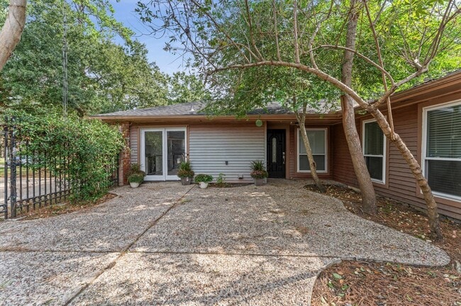 Building Photo - 12319 Campos Dr