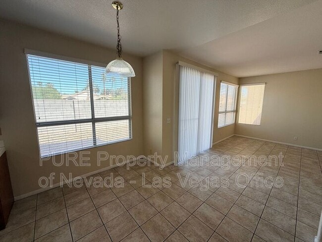 Building Photo - 266 Bluefield Ln