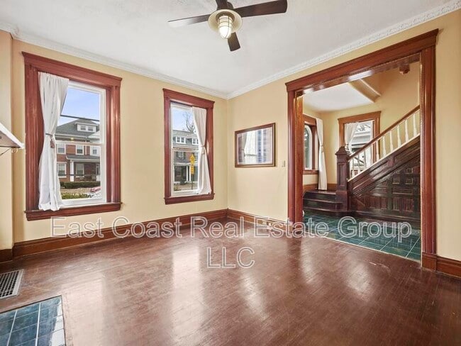 Building Photo - 448 Summit Ave