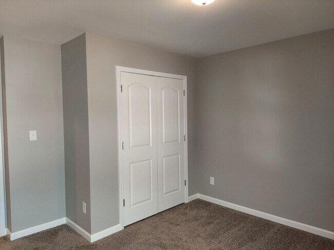 Building Photo - 227 Jared Parker Wy