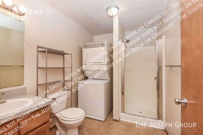 Building Photo - 2141 Xenia St