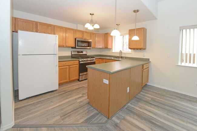 Building Photo - 264 Dailey Ave