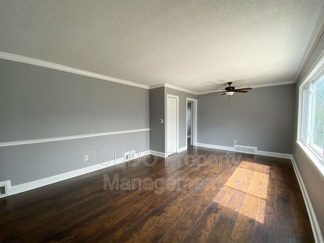 Building Photo - 2706 W 77th St