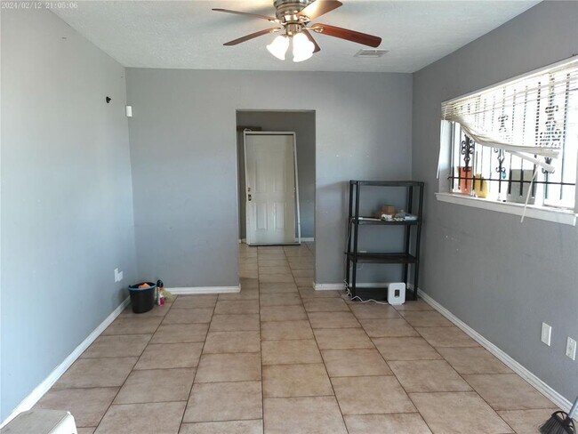 Building Photo - 7949 Lockwood Dr