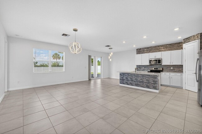 Building Photo - 13275 NW Copper Creek Dr