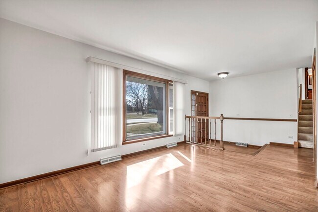 Building Photo - 9230 N Callero Dr