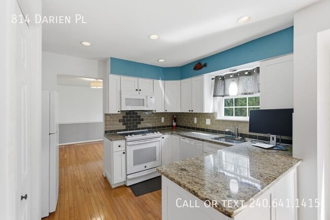 Building Photo - 814 Darien Pl