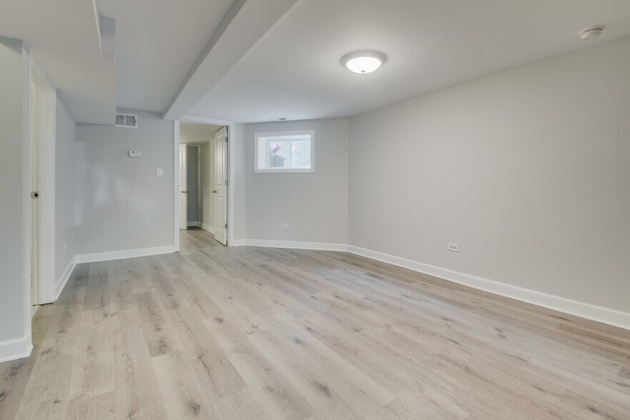 Building Photo - 1043 N Christiana Ave