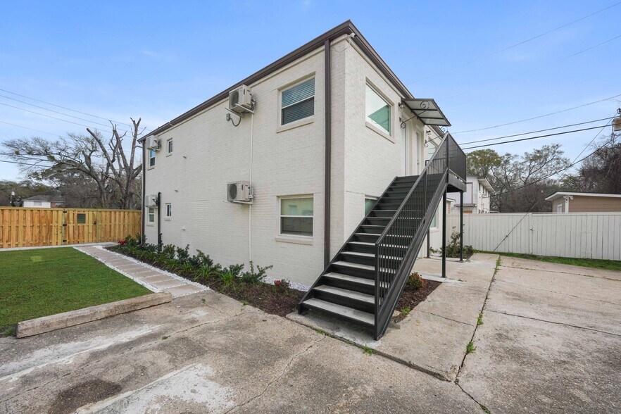 Building Photo - 2927 Nicholson Dr