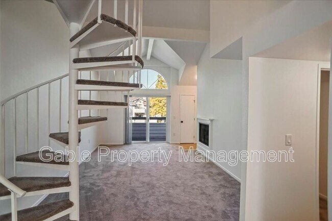 Building Photo - 26941 Rainbow Glen Dr