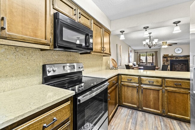 Building Photo - 214 Metz Dr