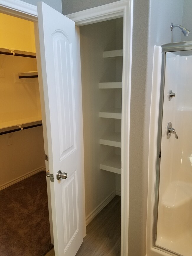 Building Photo - 8037 Pavo Real St