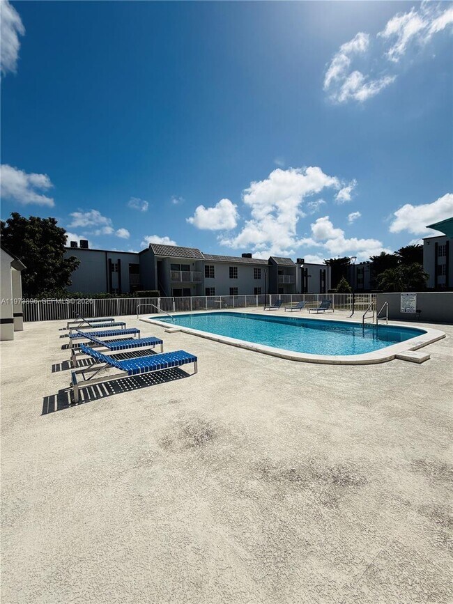 Building Photo - 4920 NW 79th Ave