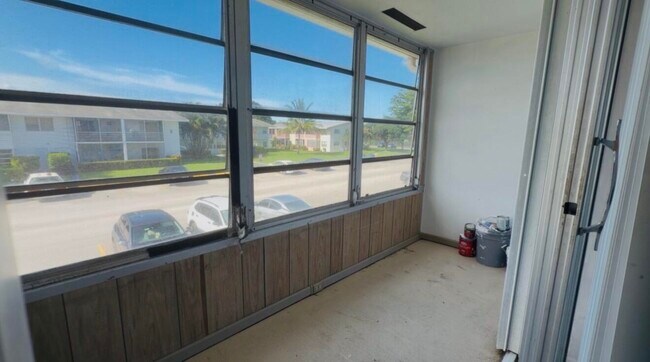 Building Photo - 43 Easthampton B